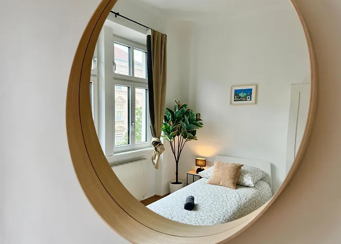 Spacious 5-room With Free Parking *
