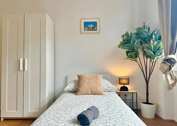 Spacious 5-room With Free Parking
