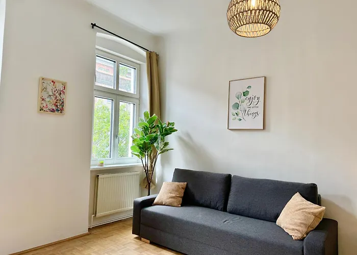 Spacious 5-room With Free Parking Daire *